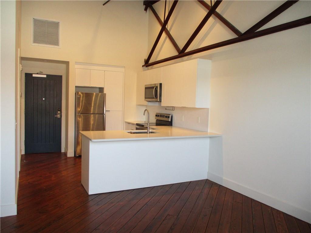 Primary Photo - 207 Gloucester St