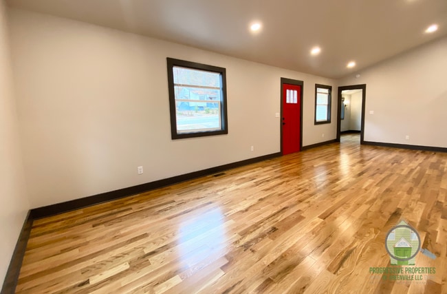 Building Photo - 37 Prancer Ave