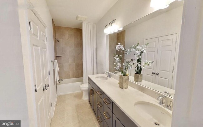 Building Photo - 606 Parker Blvd