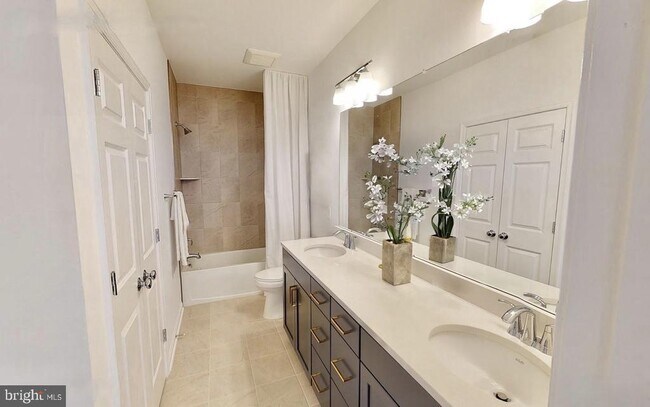 Foto del edificio - 606 Parker Blvd