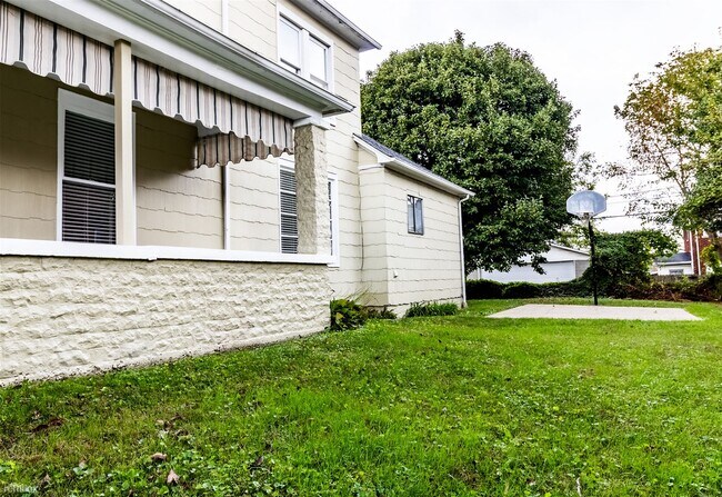 Building Photo - 3 br, 2 bath House - 1703 Chestnut Street