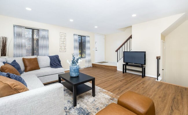 Building Photo - 47 Conestoga Way