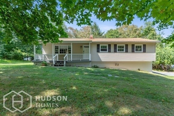 Primary Photo - 32 Strawberry Hill Rd