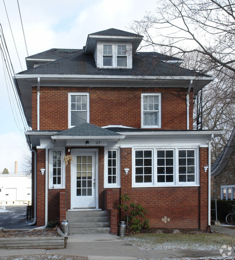 Primary Photo - 119 Patterson St