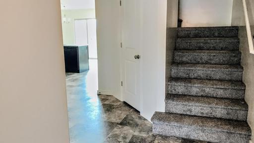 Building Photo - Townhome in Little Valley Area.