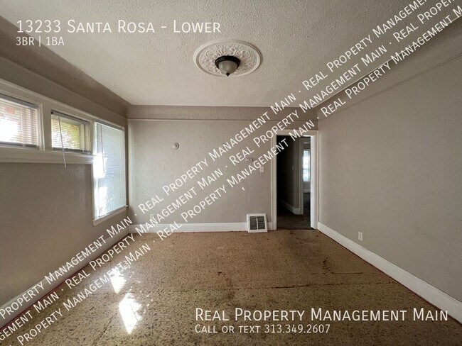 Foto del edificio - 13233 Santa Rosa Dr