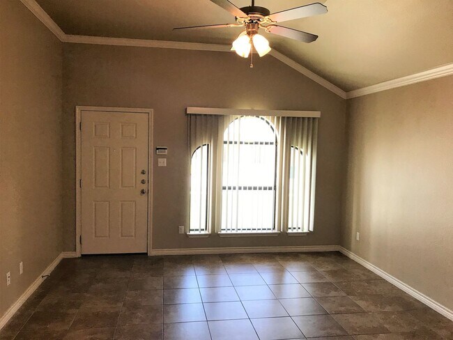 Foto del edificio - 2 Bedroom | 2 Bath  Located off Clear Creek Road in Killeen.
