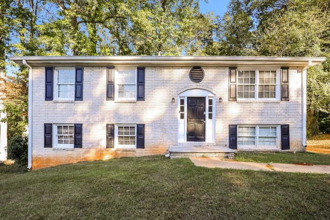 Building Photo - 6868 Maddox Rd