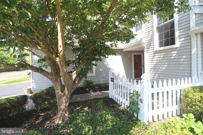 Foto del edificio - 681 Rose Hollow Dr