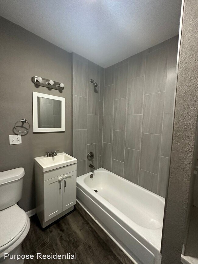 Building Photo - 3 br, 2 bath House - 432 Monroe Ave