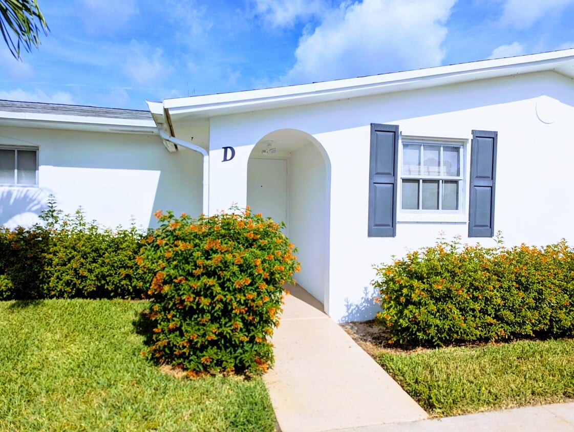 2920 Crosley Dr W, West Palm Beach, FL 33415 House for Rent in West