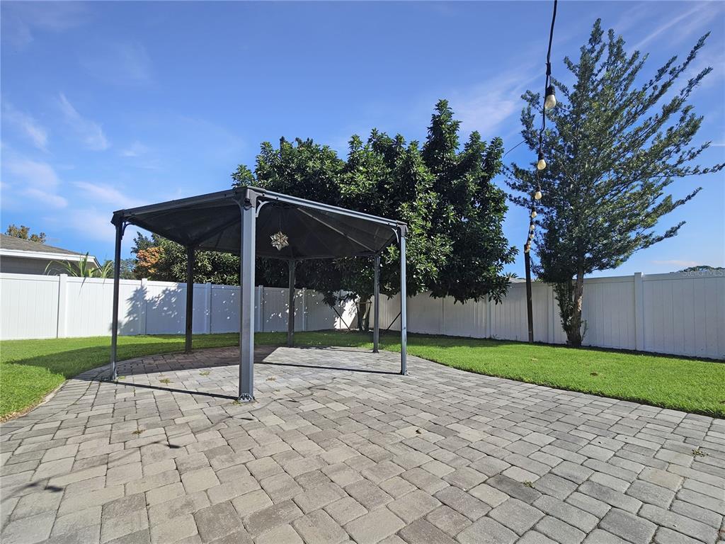 Foto del edificio - 609 Ashberry Ln