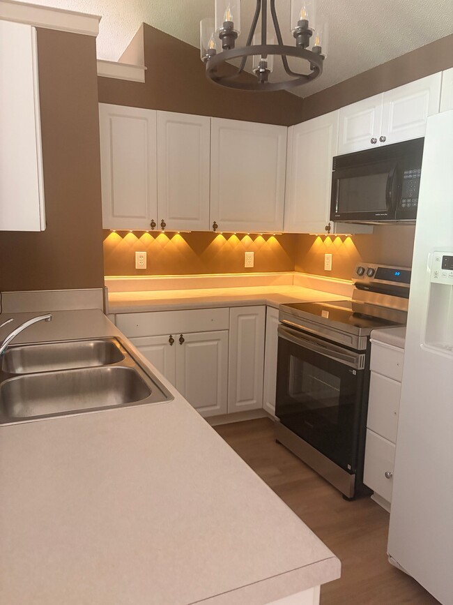 Foto del edificio - 631 Mill Pond Ct