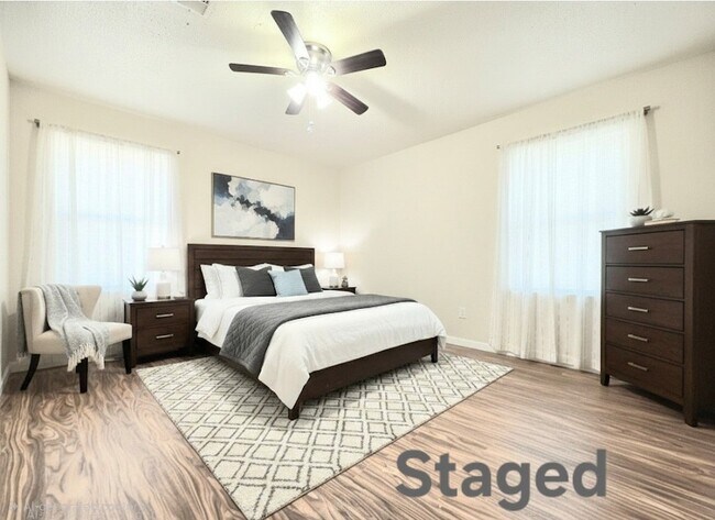 Foto del edificio - 6315 Rosemary Ln