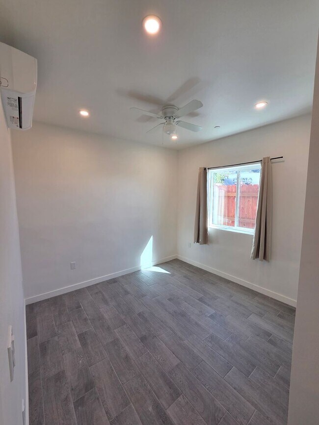 Building Photo - 847 Winston Dr