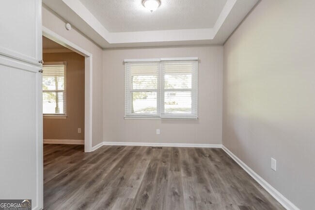 Building Photo - 15 Cedar Creek Dr