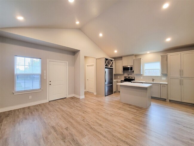 Foto del edificio - 216 W Live Oak St