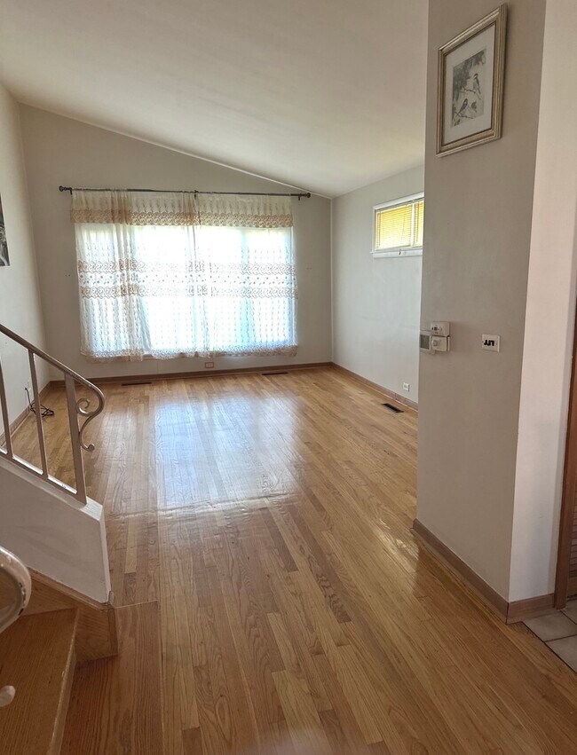 Foto del edificio - 8707 Crawford Ave