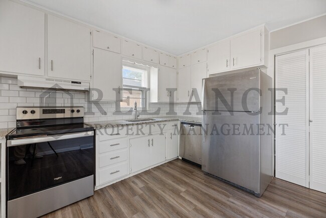 Building Photo - 435 Slade Ave