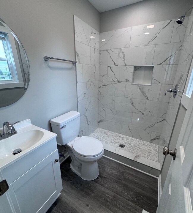 Foto del edificio - Cozy 4 Bed 2 Bath Bungalow
