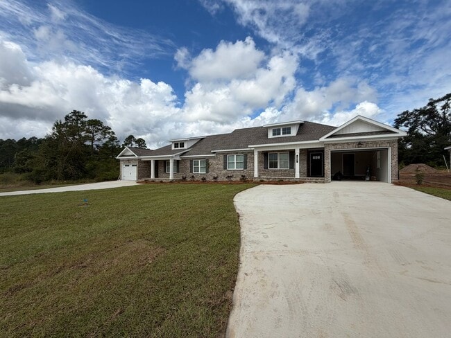 Building Photo - Latitude 32