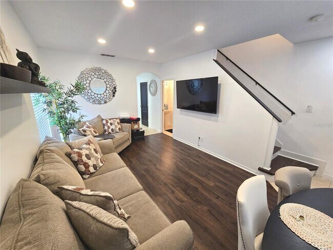 Foto del edificio - 429 Wilton Cir