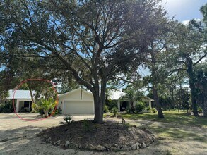 Building Photo - 242 Snyder Dr