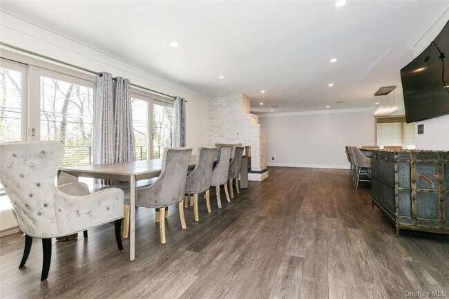 Building Photo - 22 Olive St