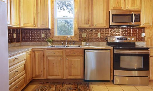 Building Photo - 504 Doe Ln