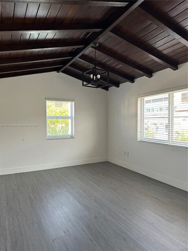Foto del edificio - 502 SW 27th Ave