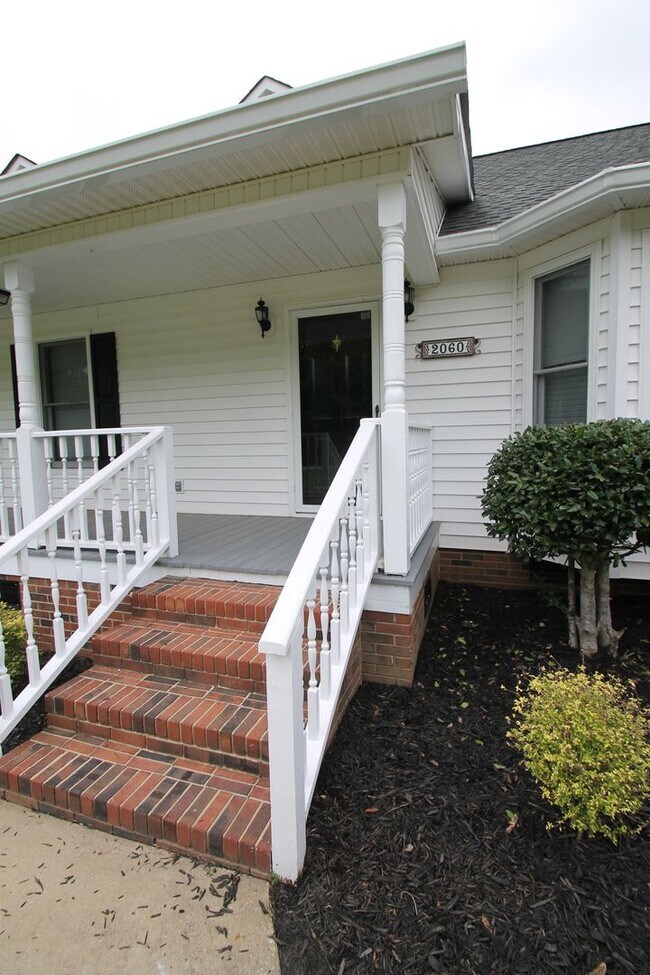 Foto del edificio - Exclusively Offered by Muse Realty, LLC