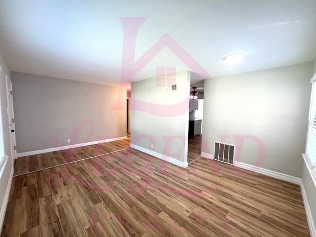 Building Photo - Updated 3-Bedroom Home with Garage & Spacious Yard