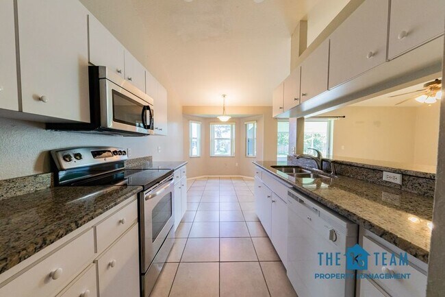 Building Photo - 515 Terranova Cir