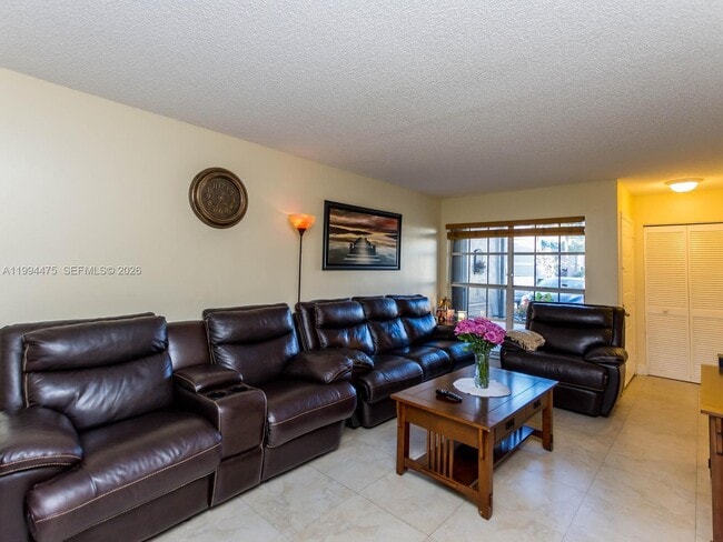 Foto del edificio - 12222 SW 51st Pl