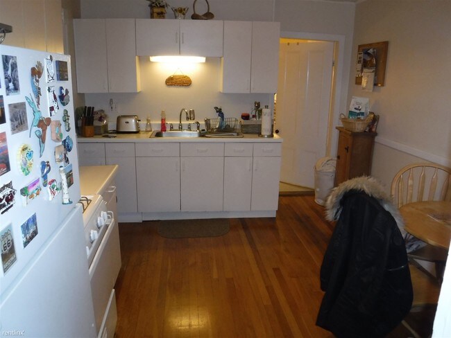 Foto del edificio - 1 br, 1 bath 4plex - 20 Franklin St