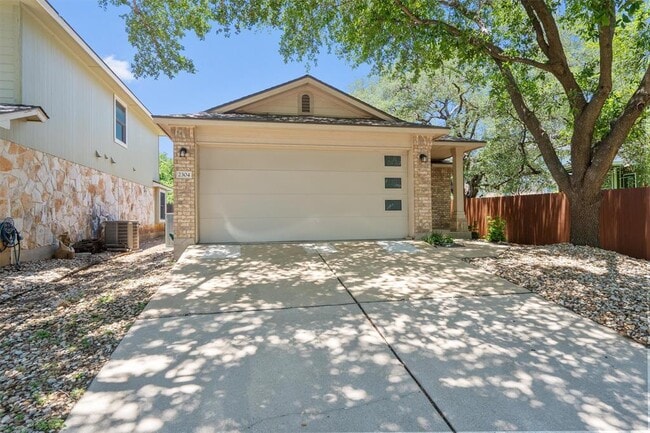 Building Photo - 2304 Jesse Owens Dr