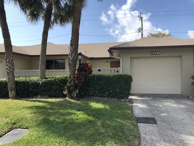 Building Photo - 1750 NE 39th Ct