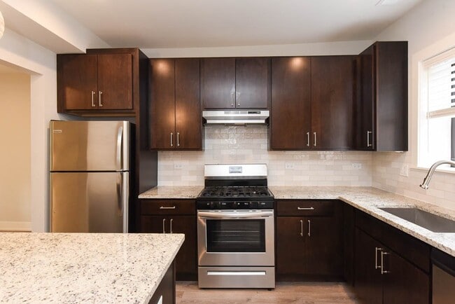 Foto del edificio - 1150 Maple Ave