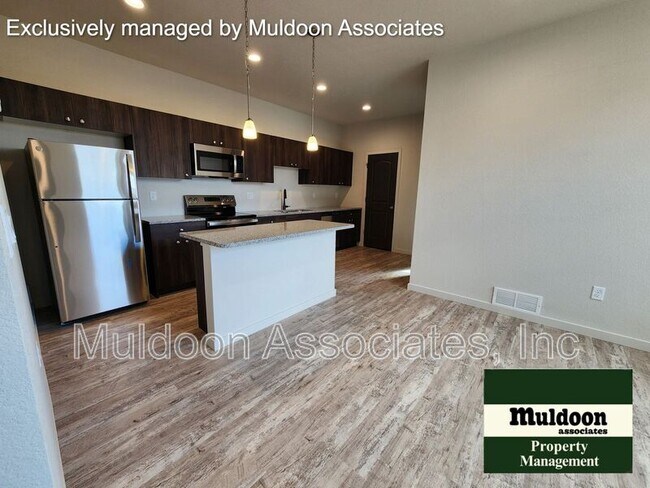 Foto del edificio - 898 S Harmony Dr