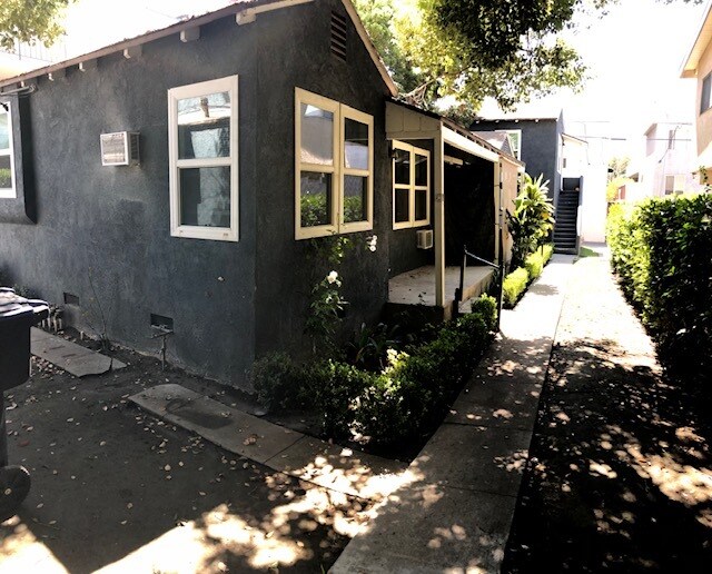 Foto principal - 452 E Angeleno Ave