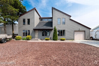 Building Photo - 813 Cable Dr