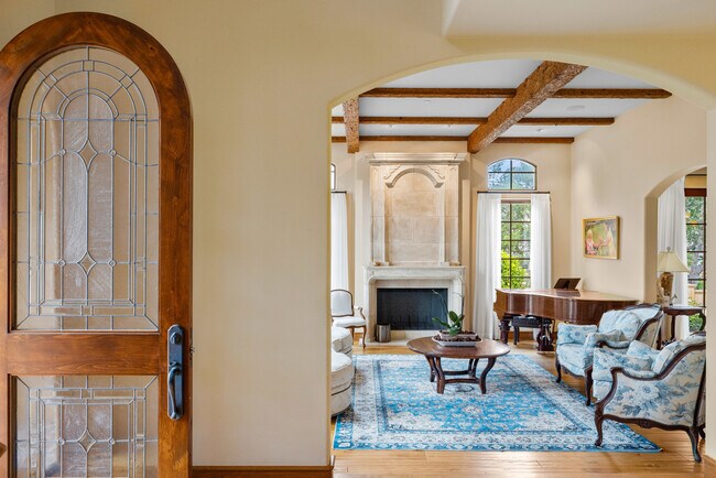 Foto del edificio - 3317 Taylor Rd