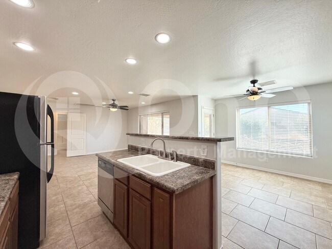 Foto del edificio - 10545 W Buena Vista Dr