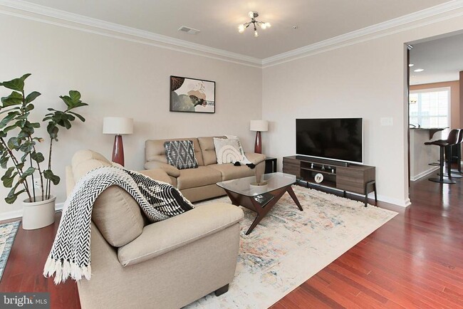Building Photo - 43015 Clarks Mill Terrace