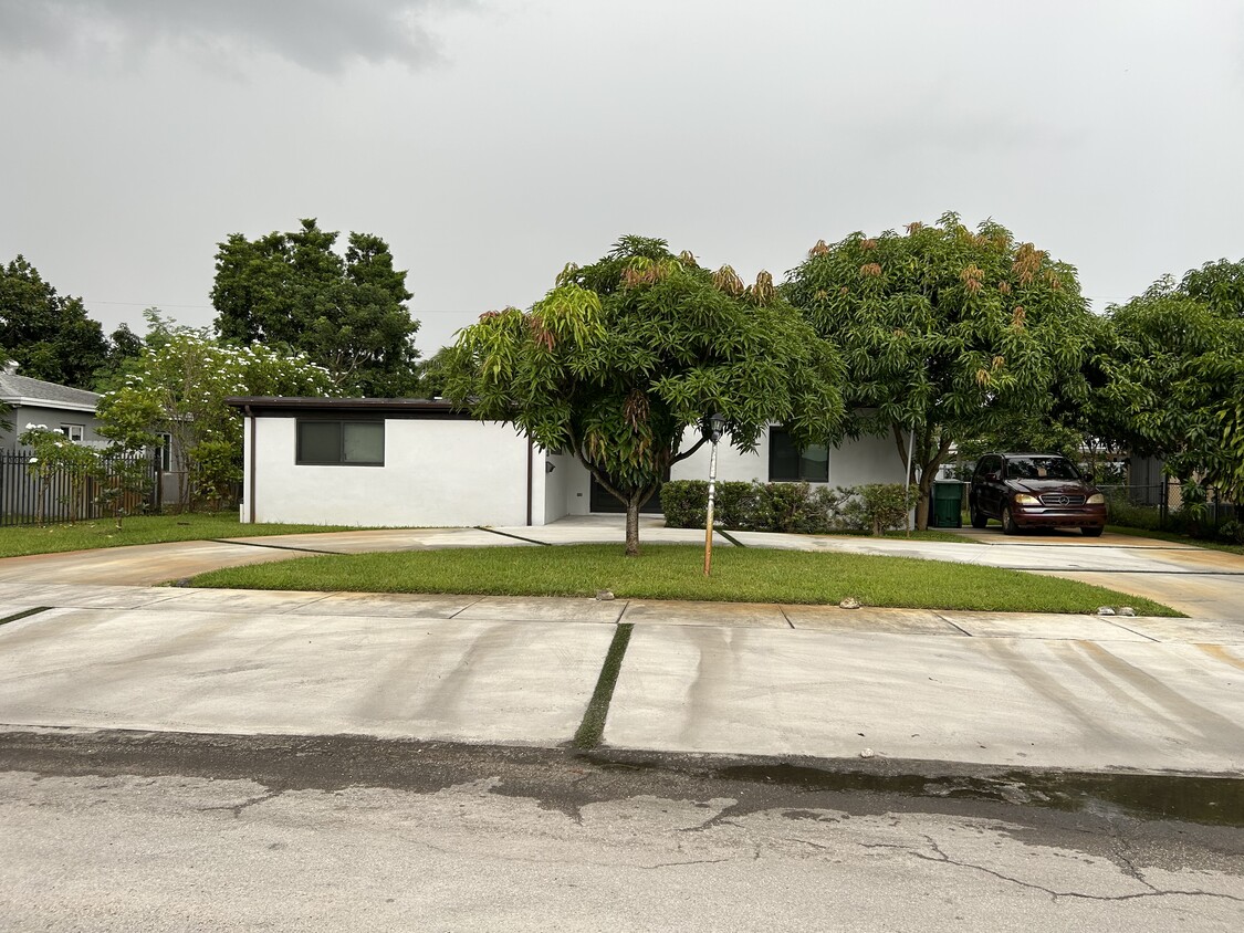 Photo - 575 NW 108th St (Miami, FL)