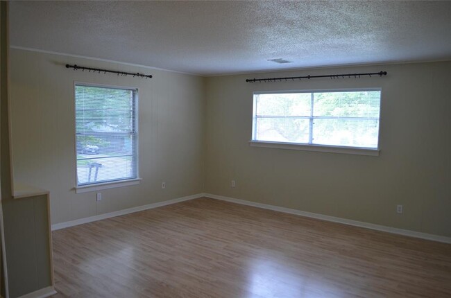 Building Photo - 3101 Matador Dr