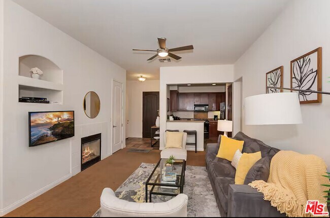 Building Photo - 48573 Classic Dr