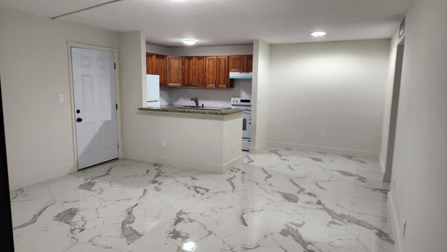 Photo - 805 NE 199th St Apartment