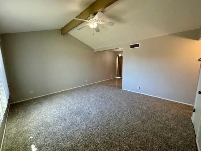 Building Photo - 6514 S Lakeshore Dr