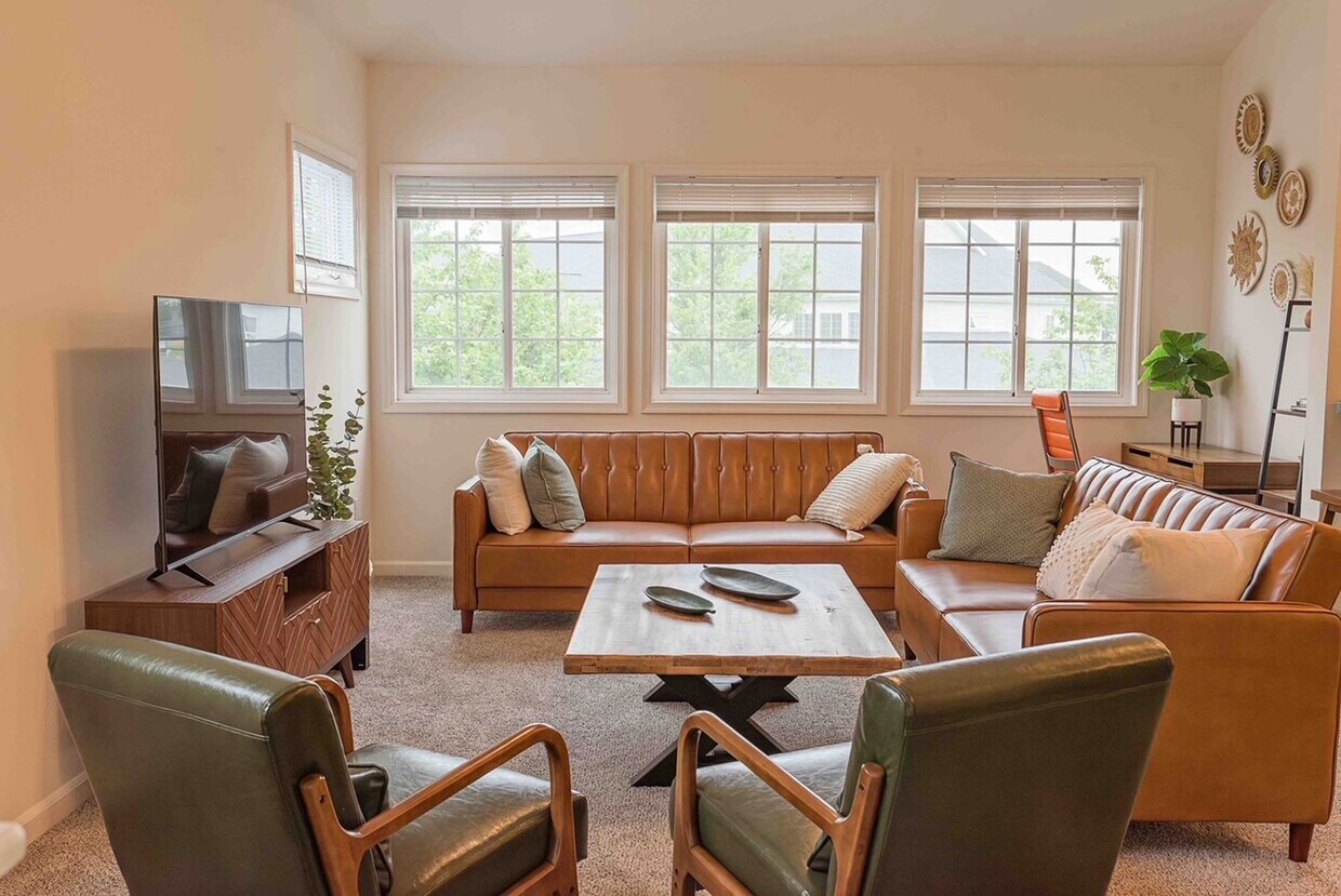 Foto del edificio - 2nd floor condo in Villas at Bay Crossing with one car garage and community pool!